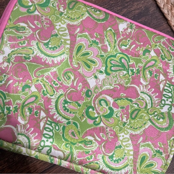 Lilly Pulitzer iPad Tablet Sleeve Case Zip Pink Green Floral Neoprene 8x10 - Picture 3 of 6